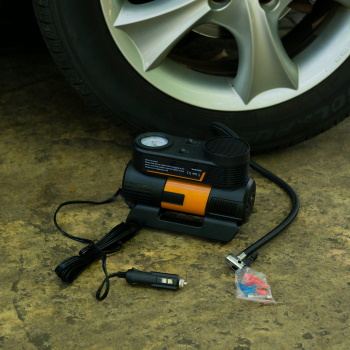 SkyCar kompresor za auto sa LED svetlom 12V 120W-1