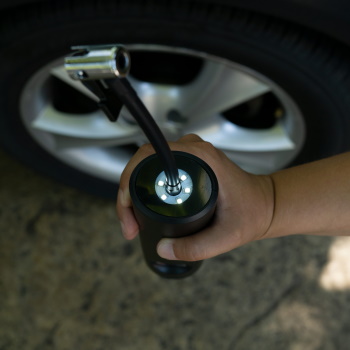 SkyCar pumpa za auto digitalna bežična 12V/3A 120W -4